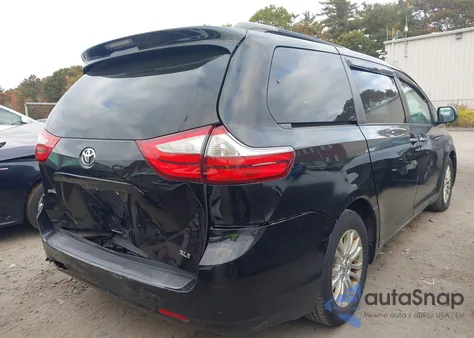 2016 Toyota Sienna Xle 8 Passenger z USA, uszkodzony, nr VIN 5TDYK3DC3GS739194